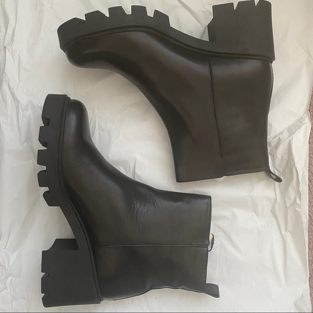 Zara low heeled leather ankle boots lug sole - Picture 4 of 5